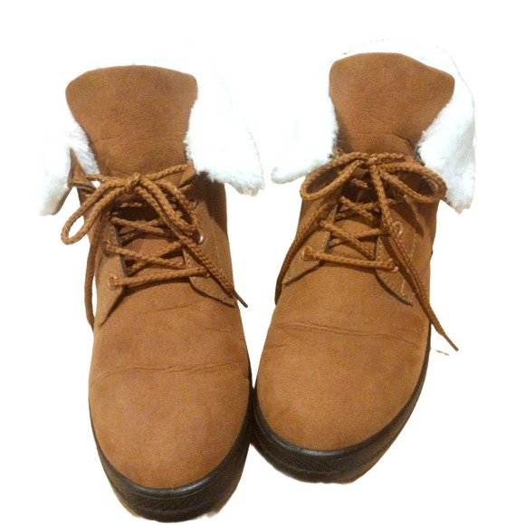 E03 Other - 💸💲$14 Designer Look Fleece Lined Brown Suede Boots Women's Size 11